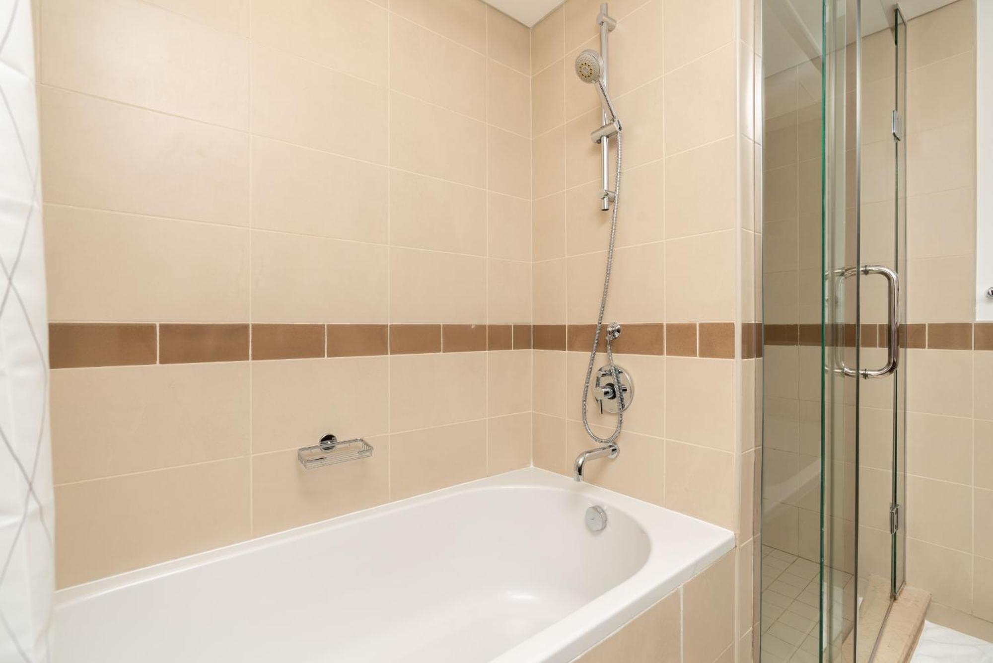 Luxury 2Br Downtown Apt With Burj Khalifa Views Dubai Luaran gambar