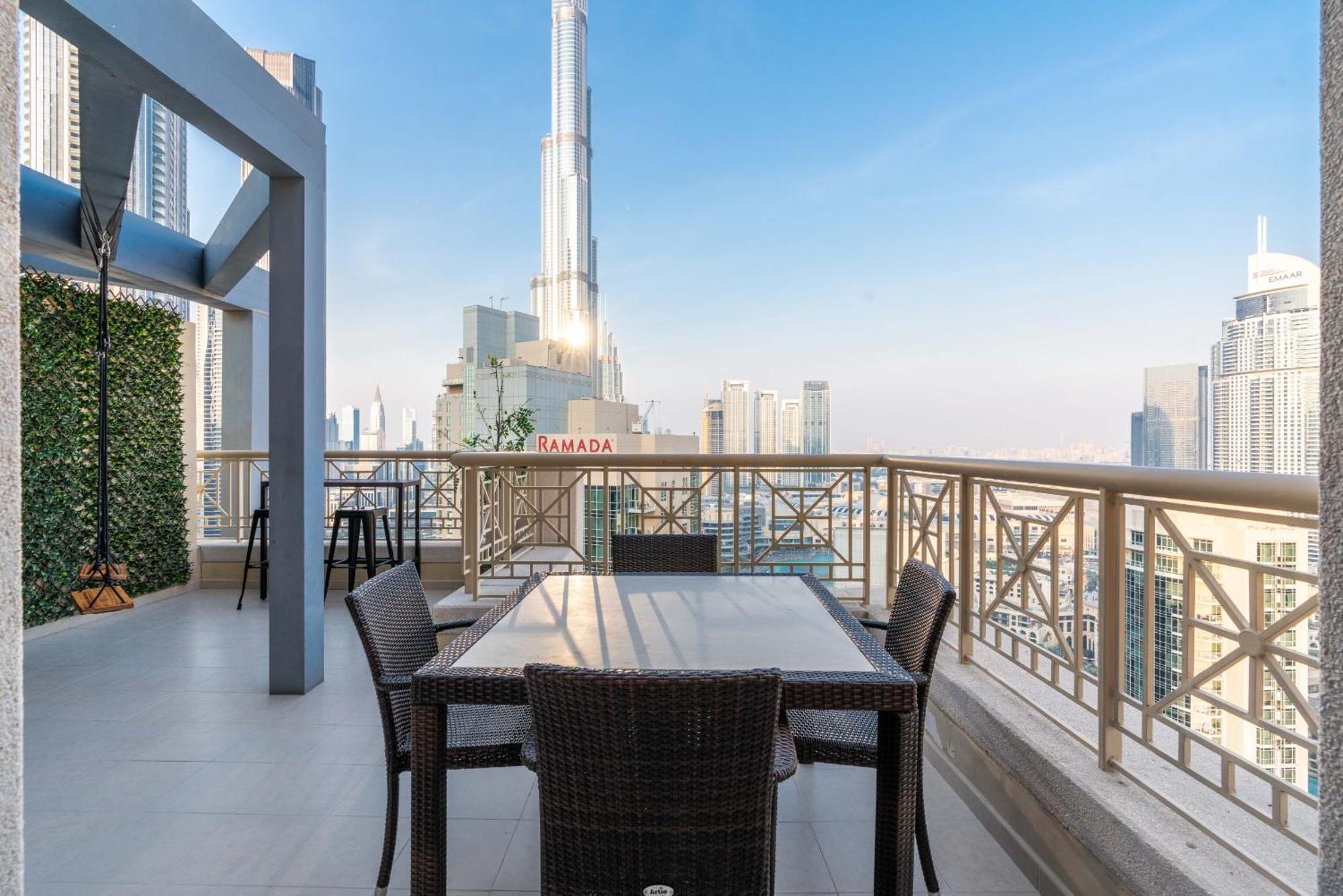 Luxury 2Br Downtown Apt With Burj Khalifa Views Dubai Luaran gambar