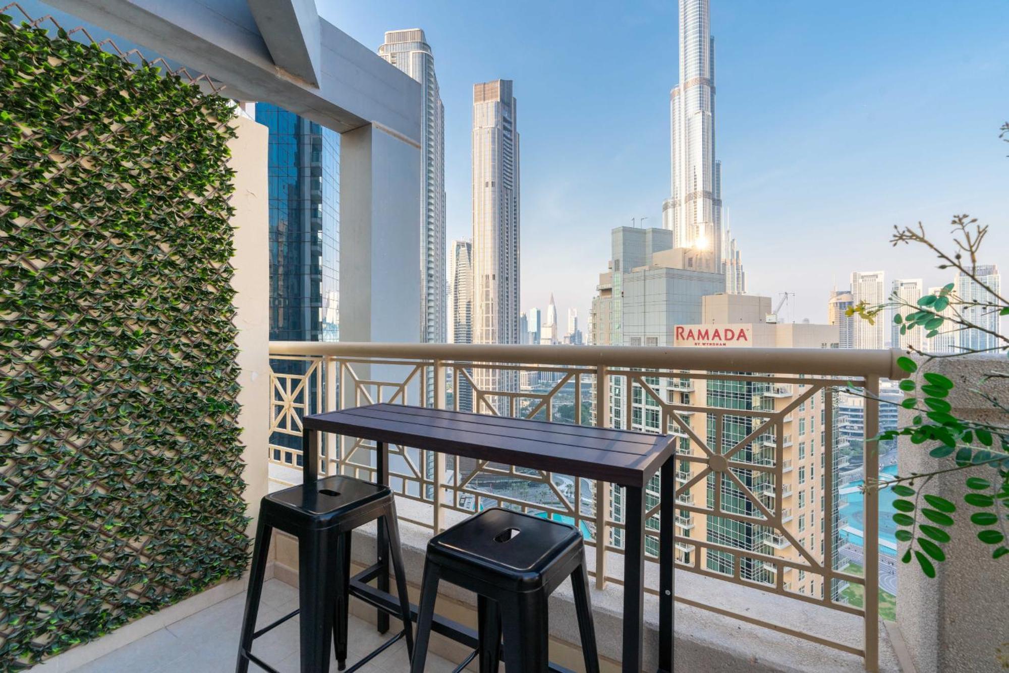 Luxury 2Br Downtown Apt With Burj Khalifa Views Dubai Luaran gambar