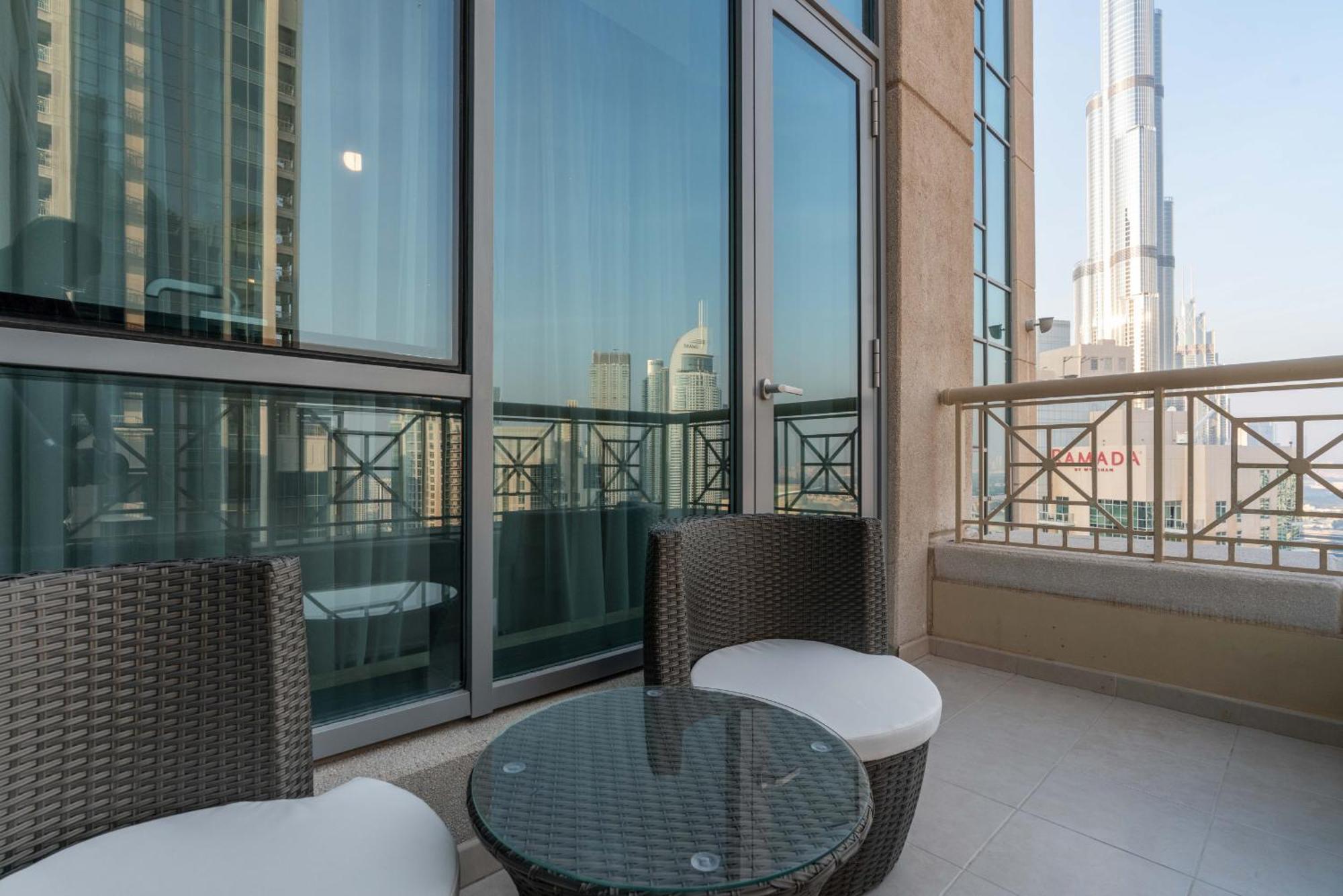 Luxury 2Br Downtown Apt With Burj Khalifa Views Dubai Luaran gambar