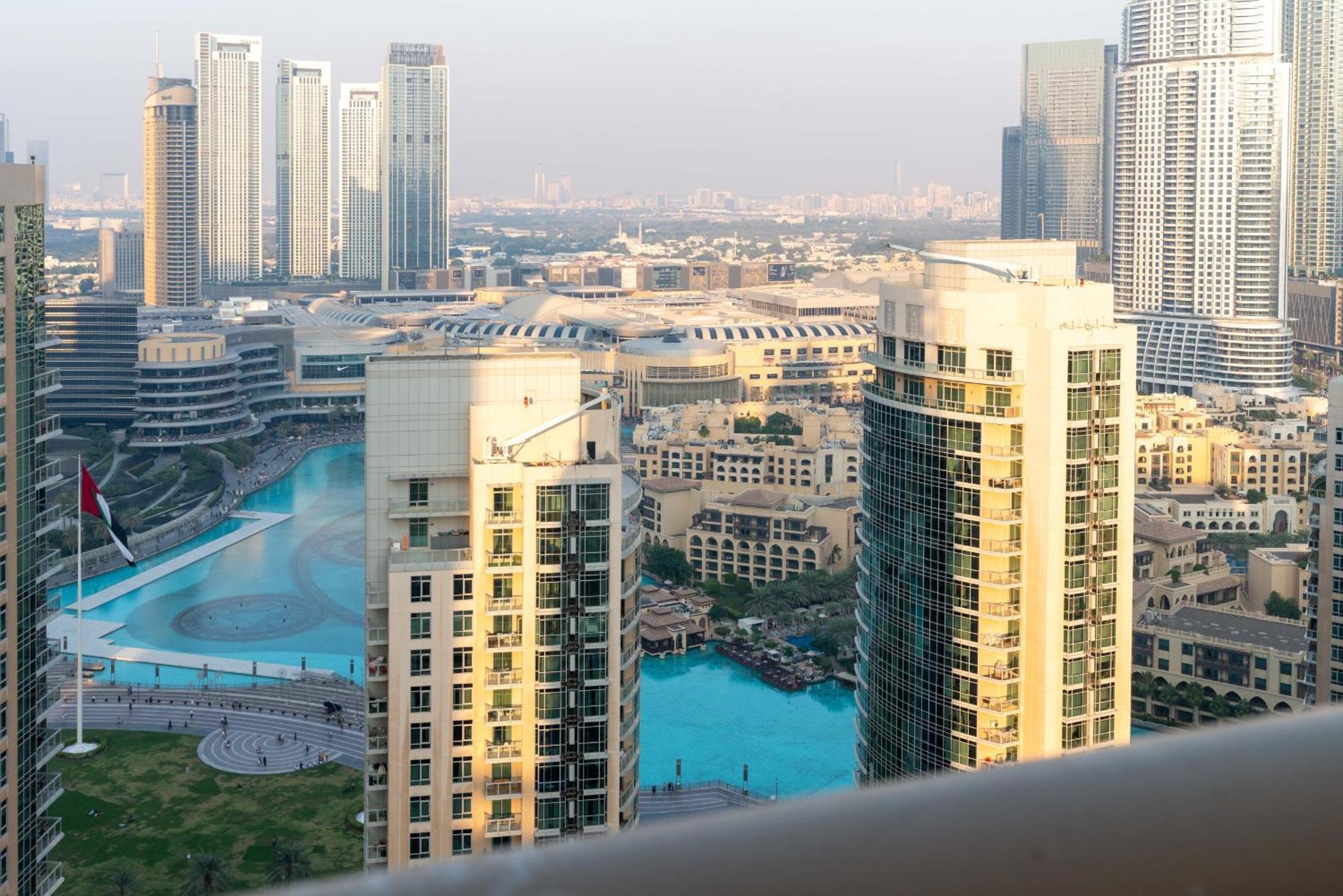 Luxury 2Br Downtown Apt With Burj Khalifa Views Dubai Luaran gambar