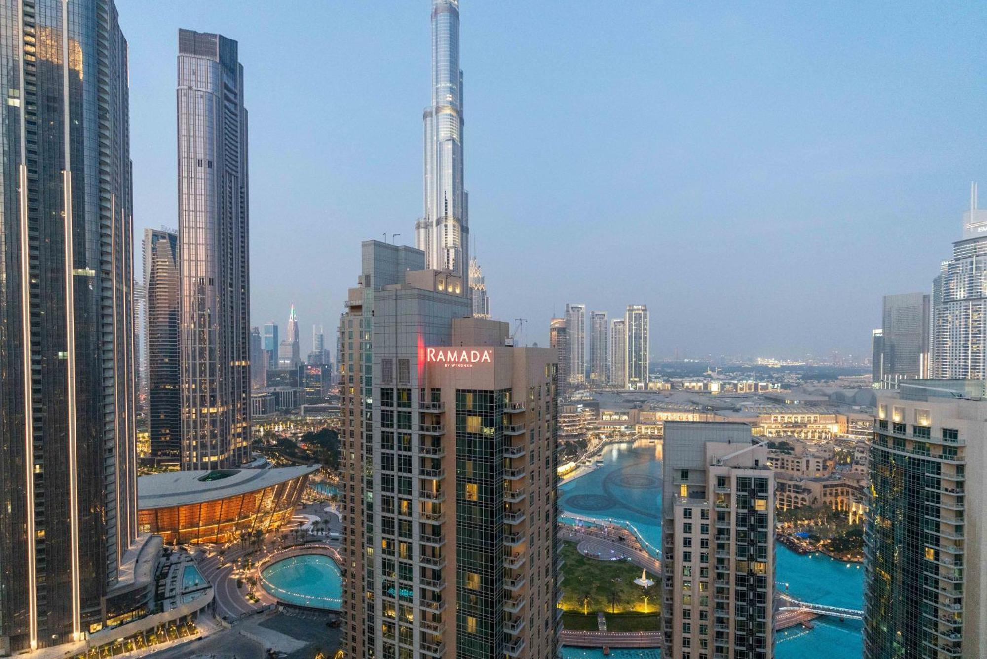 Luxury 2Br Downtown Apt With Burj Khalifa Views Dubai Luaran gambar